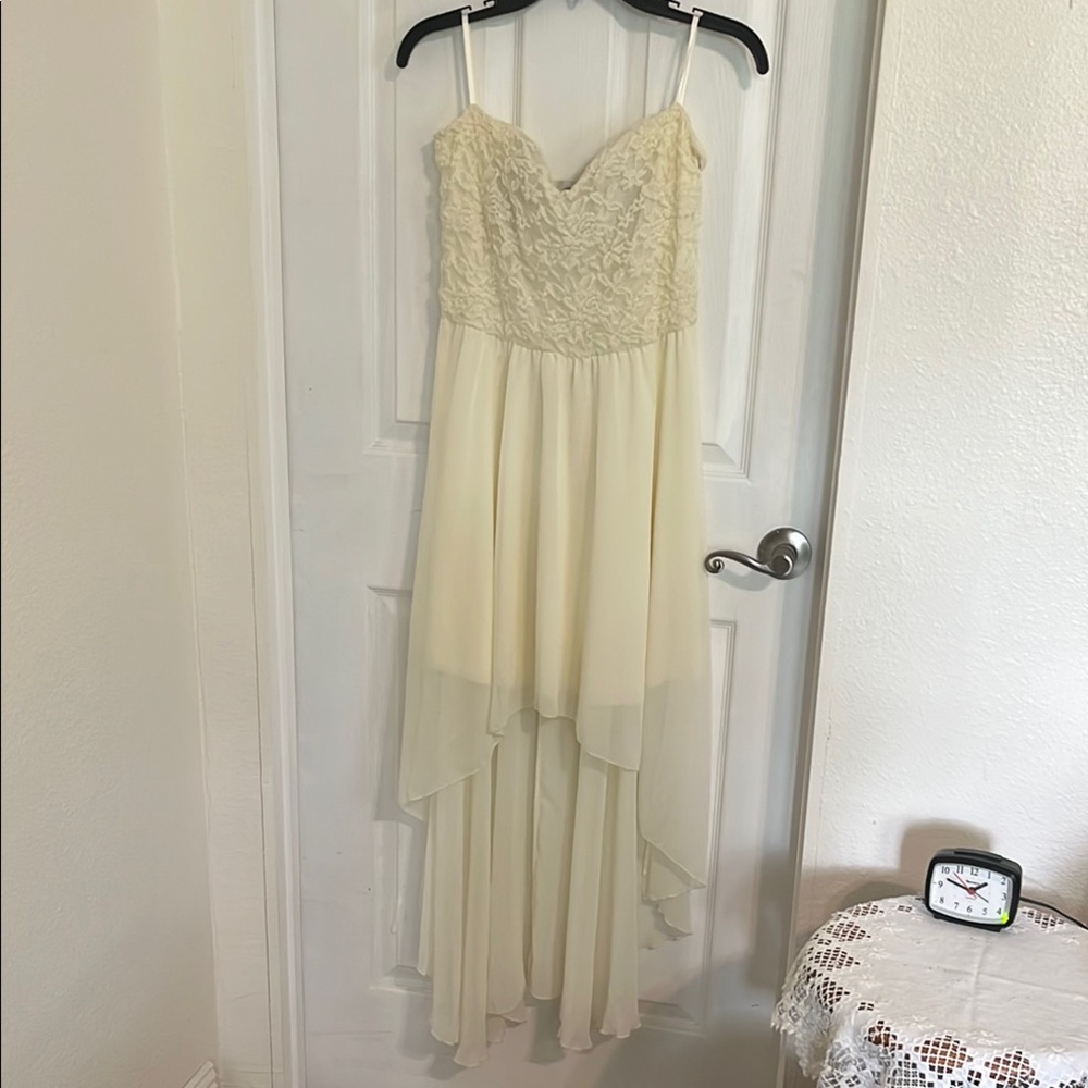 Elegant Cream Strapless Dress